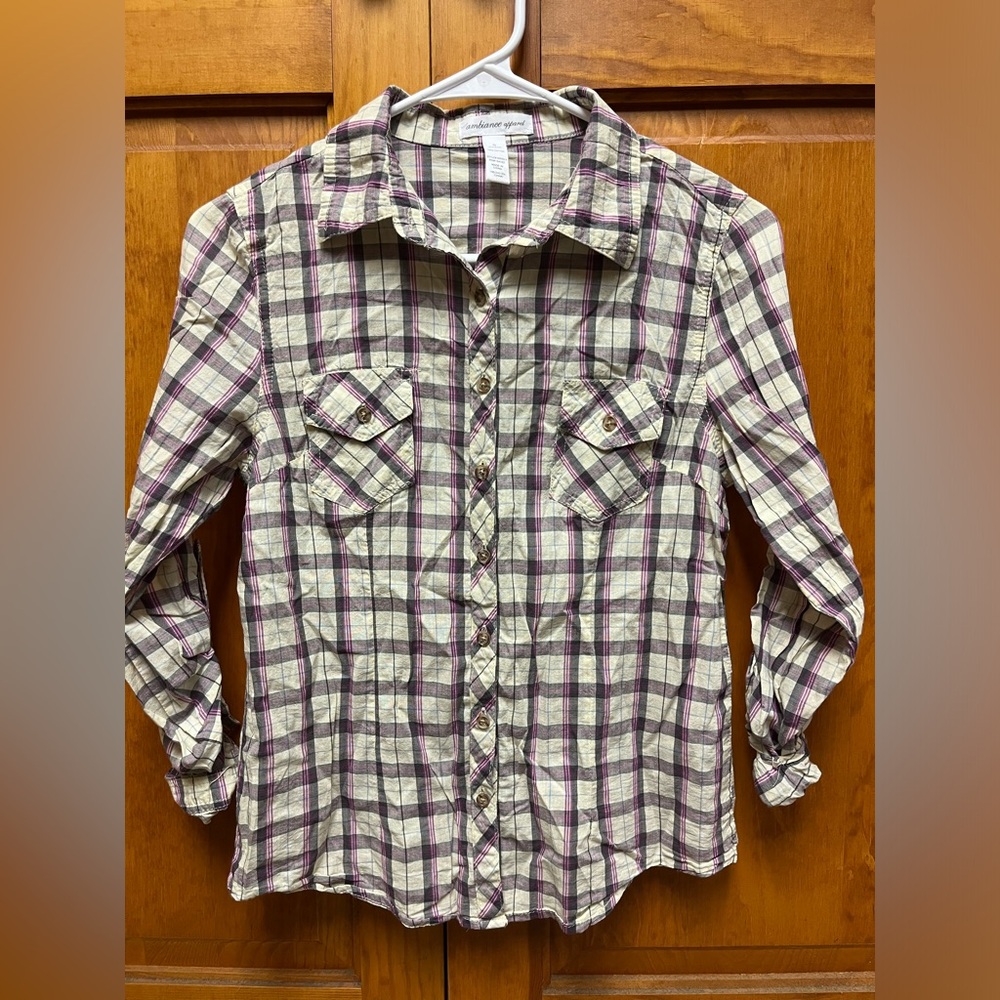 Ambiance youth small girls button down long sleeve with pockets on both sides.